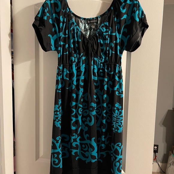 Dress - Picture 1 of 3